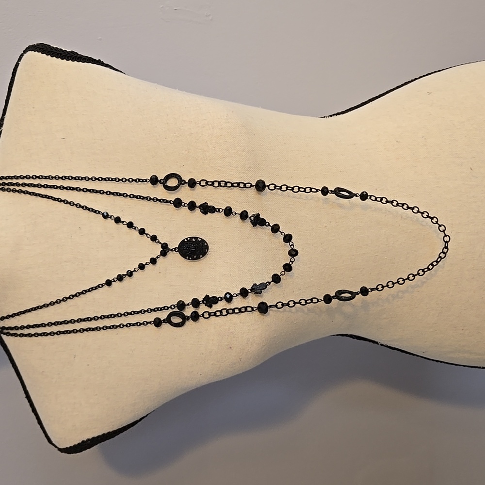 Necklace black sparkle beads. Three tiered